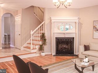 450 W Glebe Rd, Alexandria, VA 22305