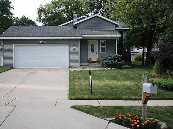 2nd image of 2105 La Crosse St SW