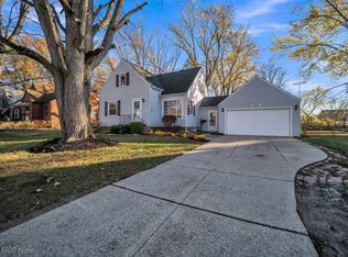 5495 Burns Rd, North Olmsted, OH 44070