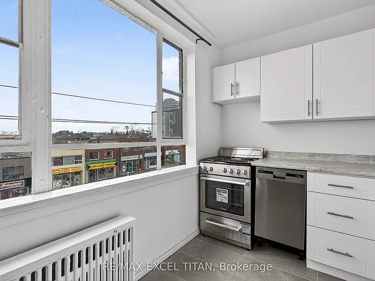 2515 Eglinton Ave W #302 — Photo 13