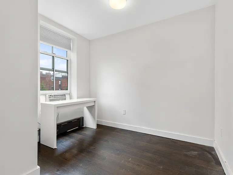 88 Perry St #4F — Photo 6