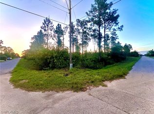 2807 E 9th St, Lehigh Acres, FL 33972