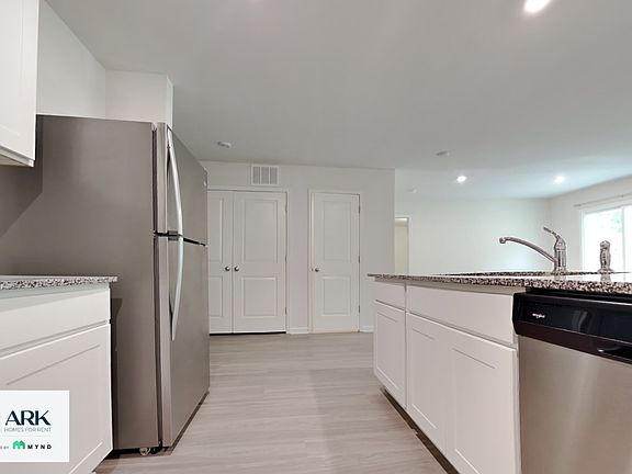 4th image of 2601 Provence Dr SE