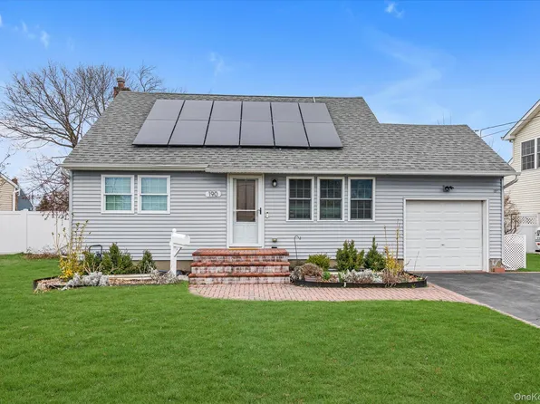 190 31st Street, Lindenhurst, NY 11757