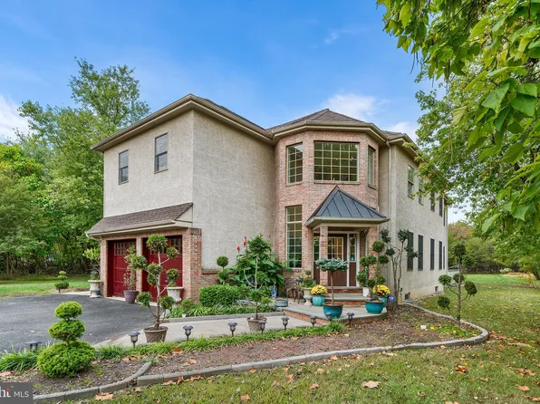 422 Lower State Rd, North Wales, PA 19454