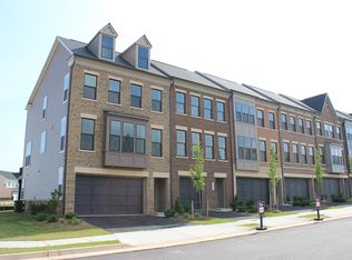 42325 Fern Croft Ter, Ashburn, VA 20148