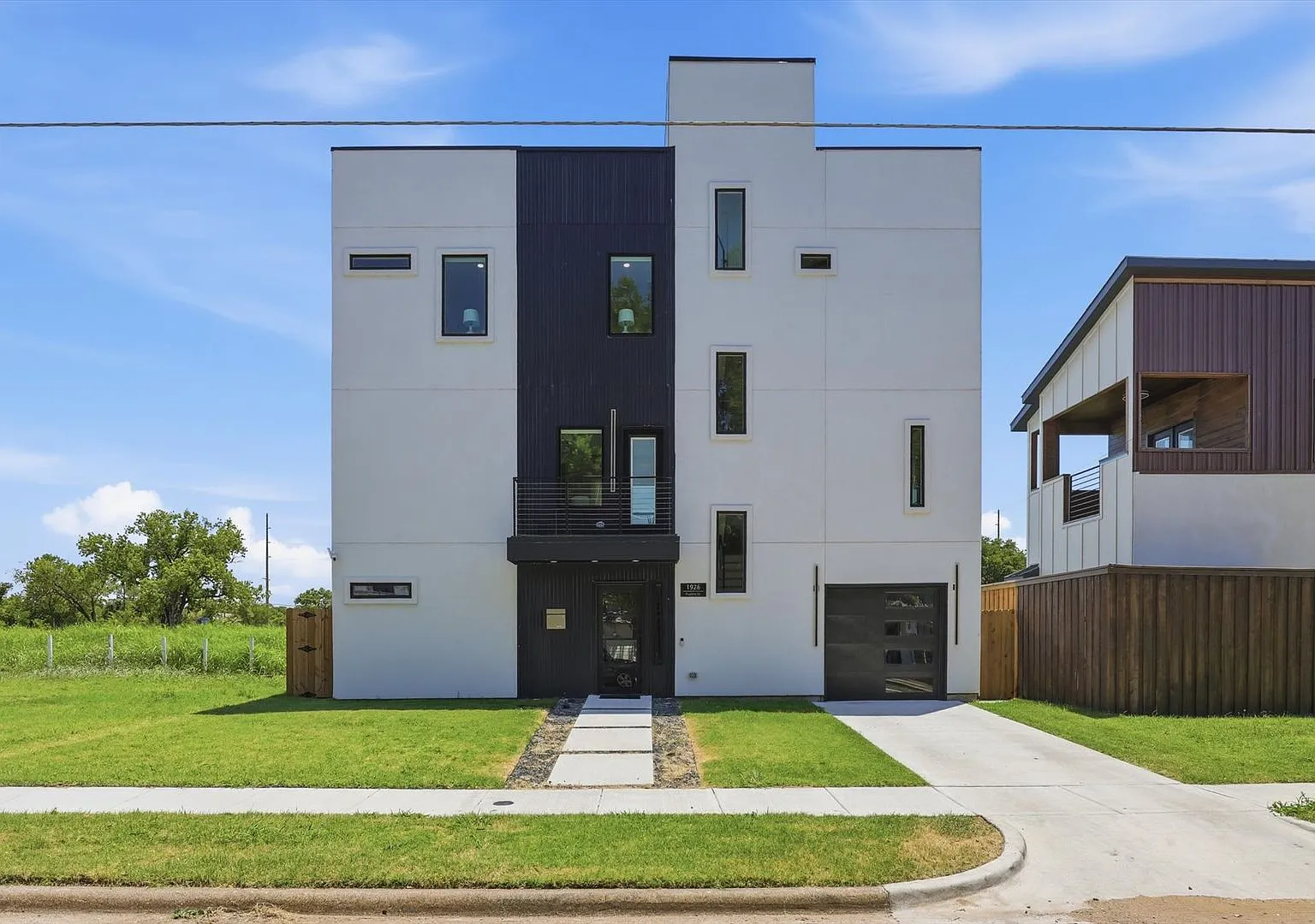 Modern West Dallas Home with Rooftop Views Near Downtown - Fully Furnished Optional — Photo 2