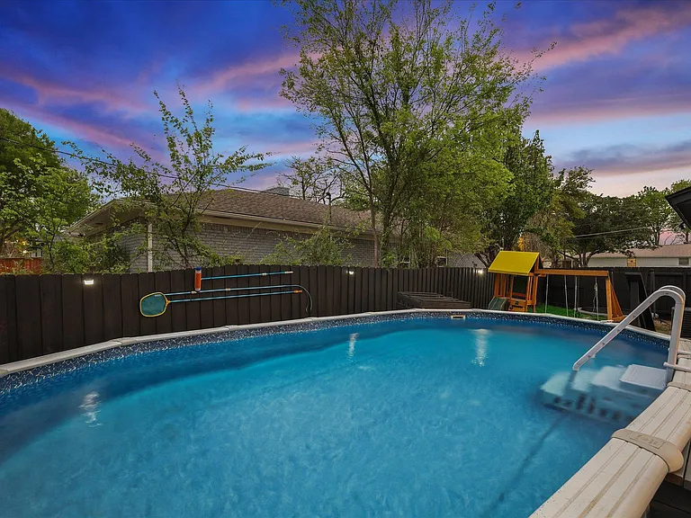8005 Woodhue Rd — Photo 18