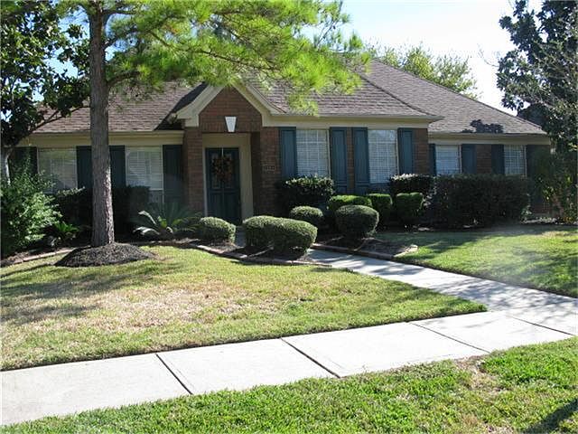 1st image of 2105 Lakeway Dr