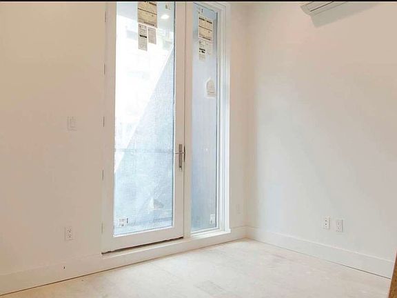 4th image of 127 Troutman St