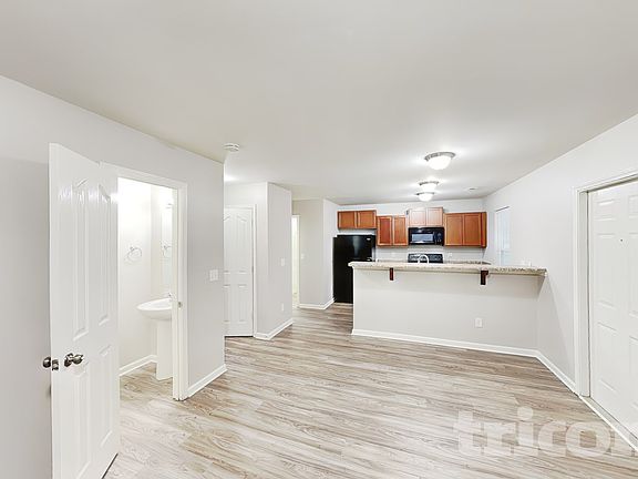 3rd image of 2419 Shad Ct