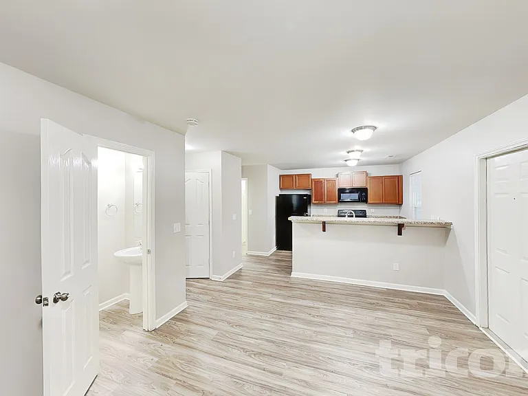 2419 Shad Ct — Photo 3