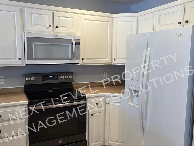 613 E Kimberly — Photo 9