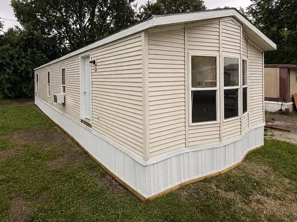 Quasky MHP, 310 S 3rd St Lot 26, Quasqueton, IA 52326