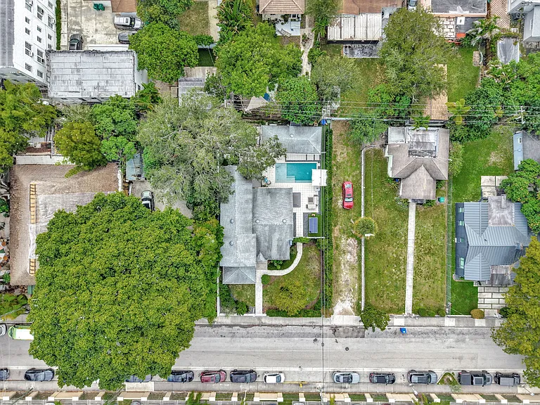 150 NE 50th Ter — Photo 126