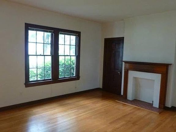 3rd image of 708 McCormick St #708