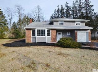 66 Cornehlsen Dr, Huntington Station, NY 11746
