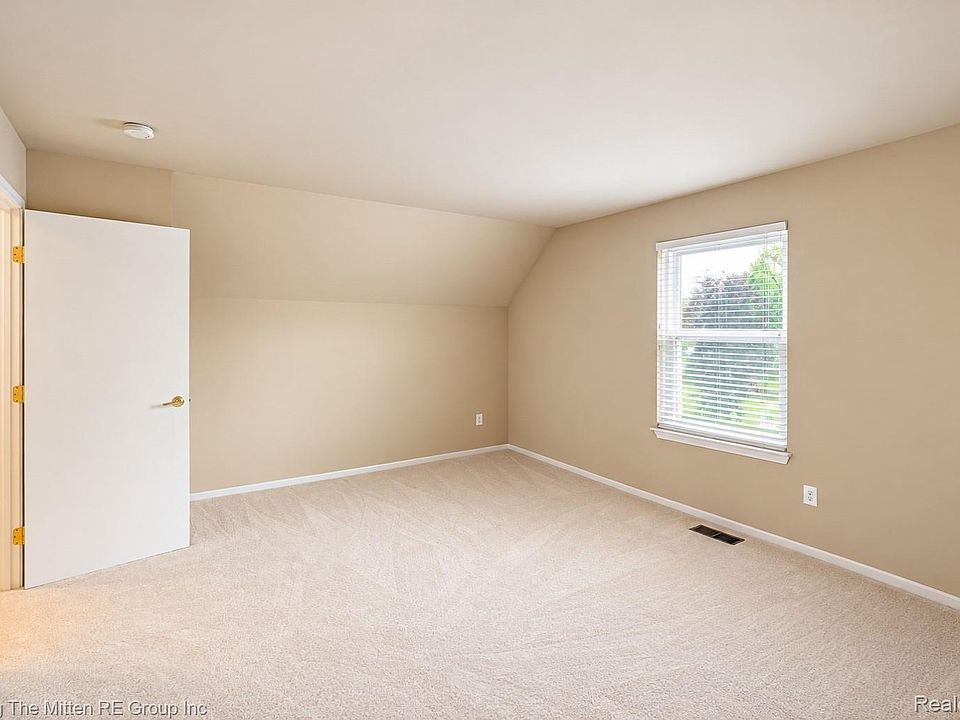 7025 Anna Dr, photo 23