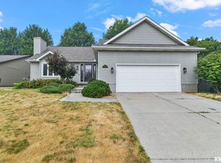 3635 Pleasant View Ct, Decatur, IL 62526