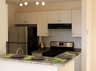 522 Avalon Dr, Hull, MA 02045