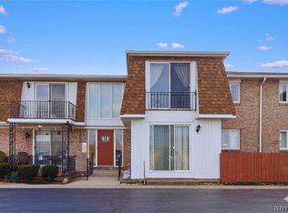 61D Georgian Ln APT 9, Amherst, NY 14221