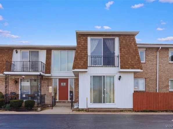 61D Georgian Ln APT 9, Amherst, NY 14221
