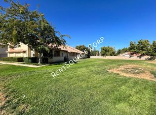 1601 Cactus Dr APT D, Lancaster, CA 93535