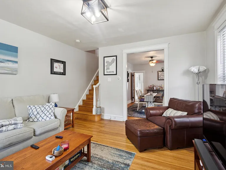 470 Shurs Ln — Photo 4