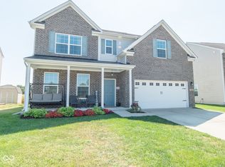 1951 Creek Bank Dr, Columbus, IN 47201