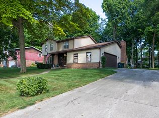 136 Woodridge Rd, West Bend, WI 53095