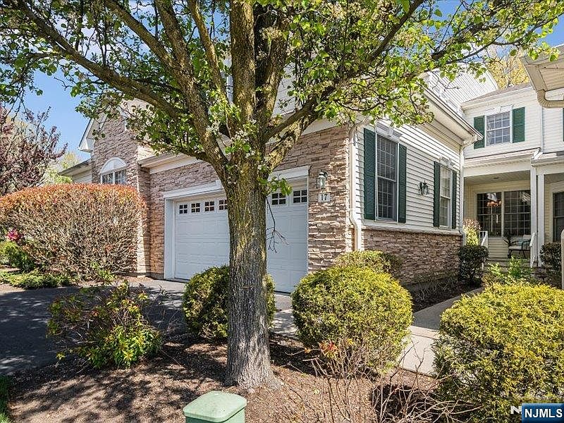 1st image of 17 Pacio Ct #2017
