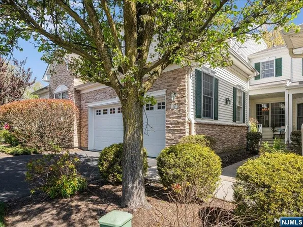 17 Pacio Ct #2017, Roseland, NJ 07068