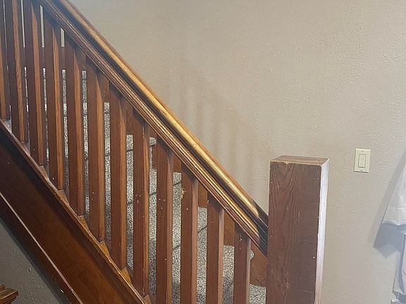 3rd image of 610 S Nance St