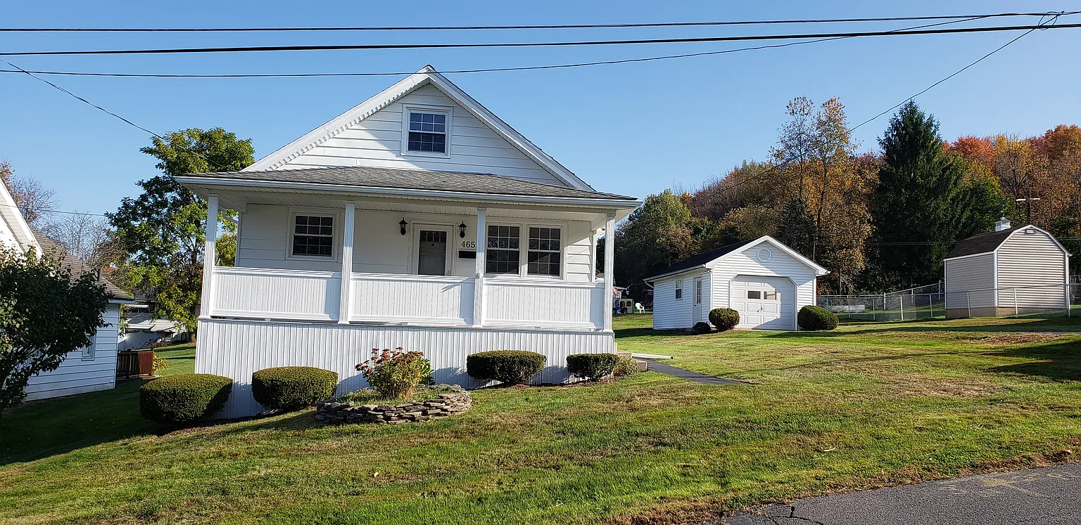 467 Delaware St photo 1