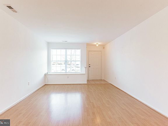 3rd image of 431 Mahogany Walk