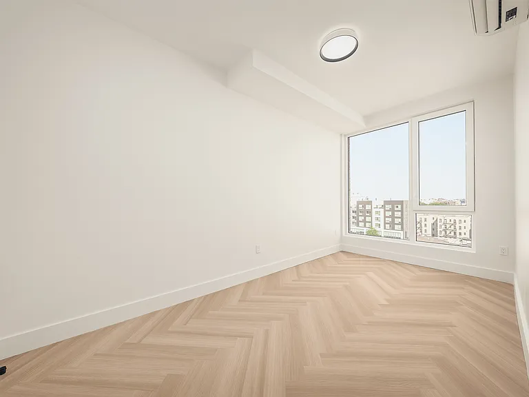 34-16 38th St #821 — Photo 5
