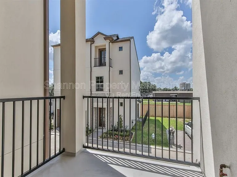 10915 Brookeshire Chase Ln — Photo 8