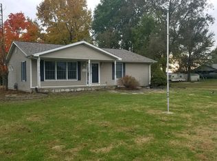 12724 Slant Rd, Carlyle, IL 62231