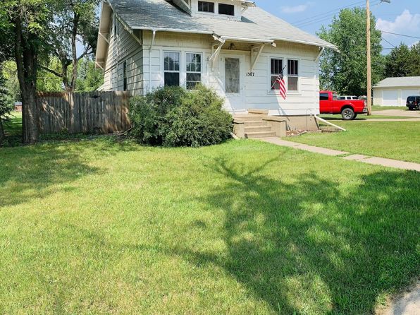 1307 3rd St SW, Huron, SD 57350