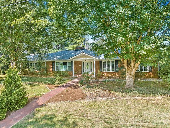 2nd image of 1 Pheasant Ridge Dr