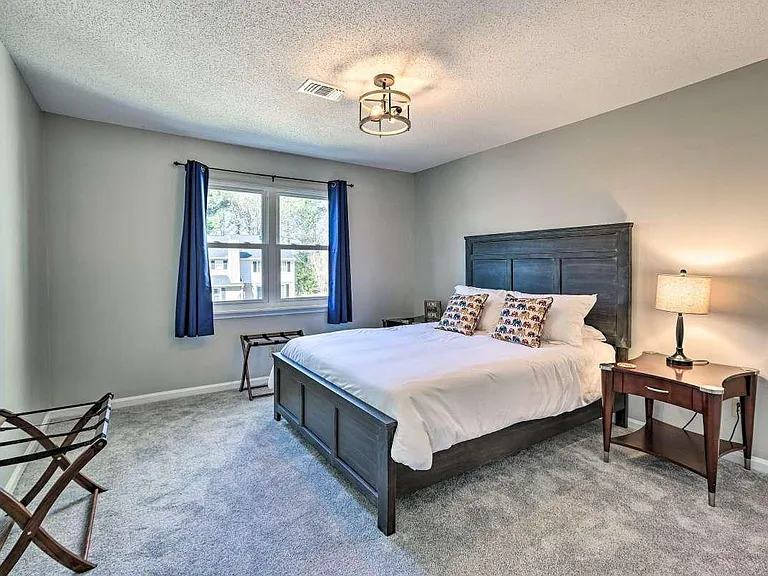 1073 Fairfax Dr — Photo 15