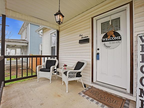 3rd image of 113 S Park Dr
