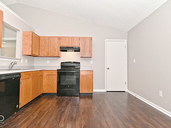 4th image of 2265 Lakecrest Dr