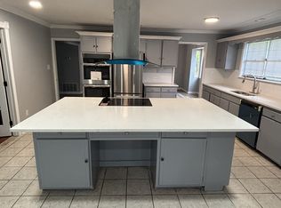 3636 Big Point Rd, Moss Point, MS 39562