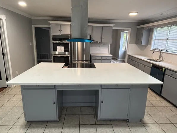 3636 Big Point Rd, Moss Point, MS 39562