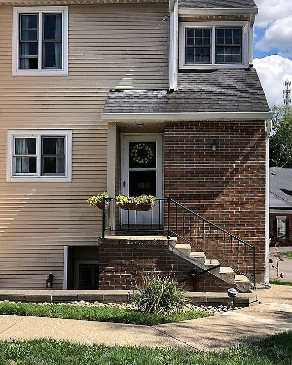 1st image of 650 W Maple St