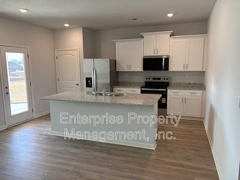 230 Kipling Dr — Photo 2