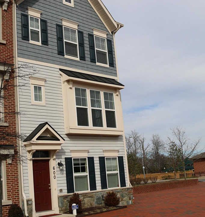 1st image of 600 S Cherry Grove Ave