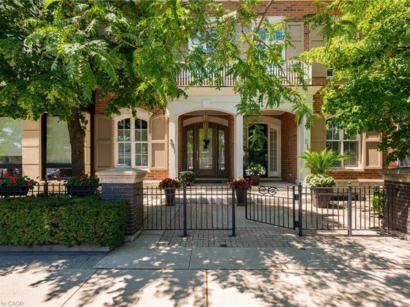 211 Church St, Oakville, ON L6J 1N4