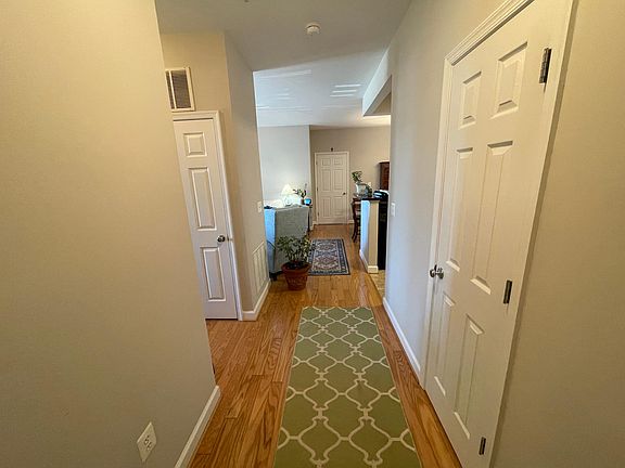 3rd image of 6161 Willow Pl APT 201